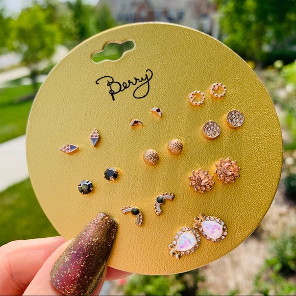 New 9 Pairs of Glitter Ear Studs Earrings - Picture 3 of 4